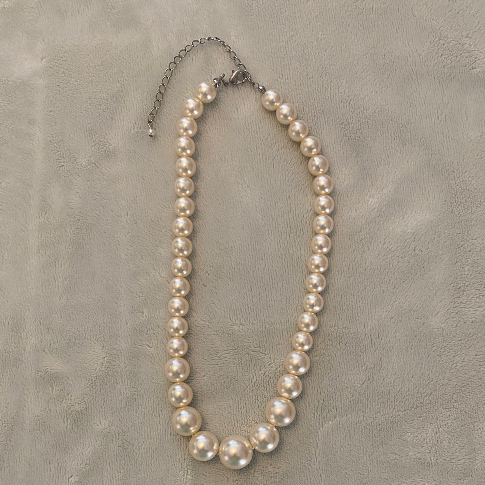 Elegant Pearl Necklace